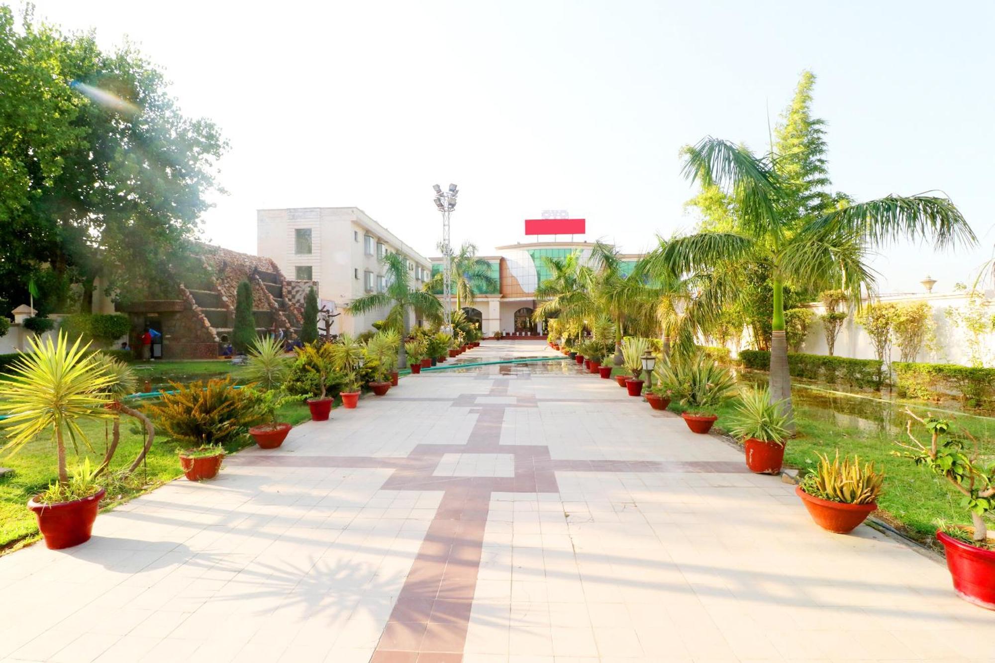 Hotel O Sangam Resort Shāhpur Buitenkant foto